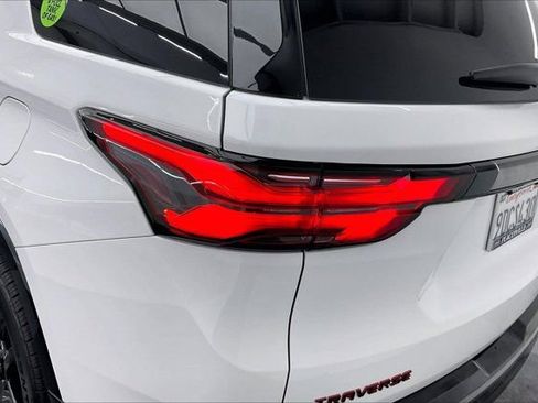 Used 2023 Chevrolet Traverse Premier w/ Redline Edition AWD/4WD image 29