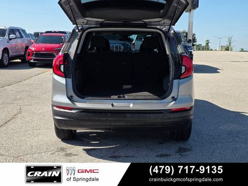 Used 2024 GMC Terrain SLE w/ Driver Convenience Package FWD image 7