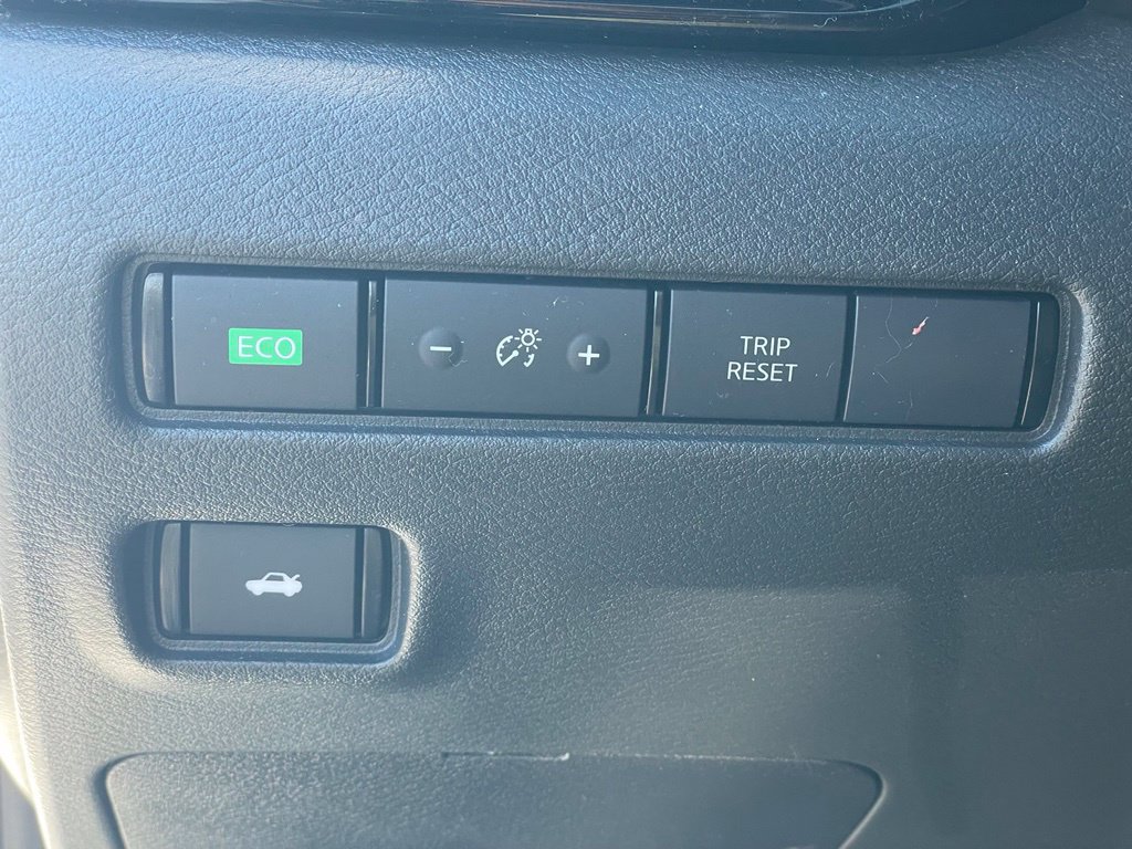 Certified 2024 Nissan Sentra SR FWD image 16