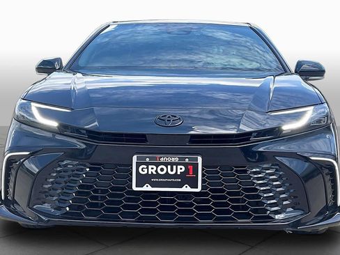 Used 2025 Toyota Camry XSE FWD image 4