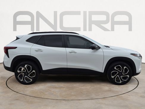 Used 2025 Chevrolet Trax RS w/ Driver Confidence Package image 11