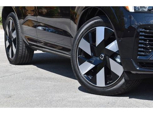 Certified 2024 Volvo XC60 T8 Plus w/ Protection Package Premier image 7