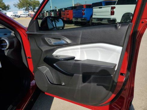 New 2026 Chevrolet Trax LT w/ Driver Confidence Package image 9