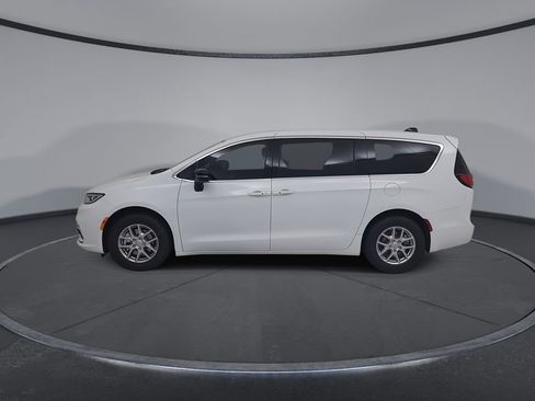 New 2026 Chrysler Pacifica Select image 9