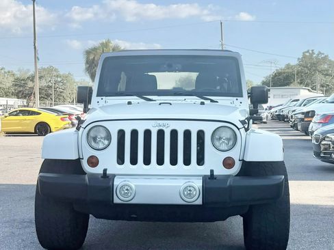 Used 2013 Jeep Wrangler Unlimited Sahara w/ Connectivity Group AWD/4WD image 2