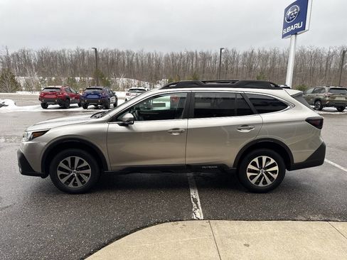 Used 2020 Subaru Outback Premium image 6