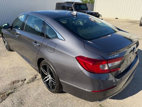 Used 2022 Honda Accord Touring image 3