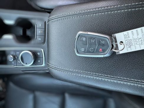 Used 2021 Cadillac XT4 Premium Luxury image 27