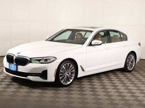 Used 2023 BMW 530i xDrive w/ Convenience Package AWD/4WD image 9