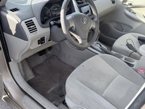 Used 2010 Toyota Corolla LE image 6