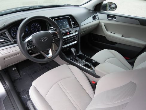 Used 2019 Hyundai Sonata SE image 12