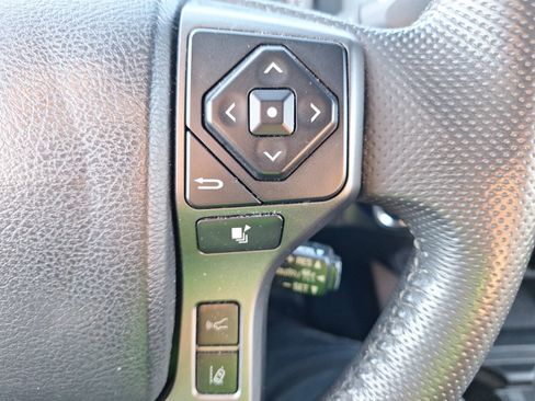 Used 2020 Toyota Tacoma TRD Sport image 21