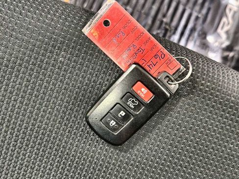 Certified 2017 Toyota RAV4 XLE AWD/4WD image 31