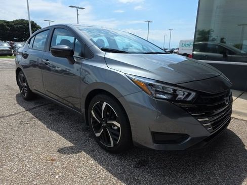 Certified 2025 Nissan Versa SR w/ Trunk Package FWD image 1