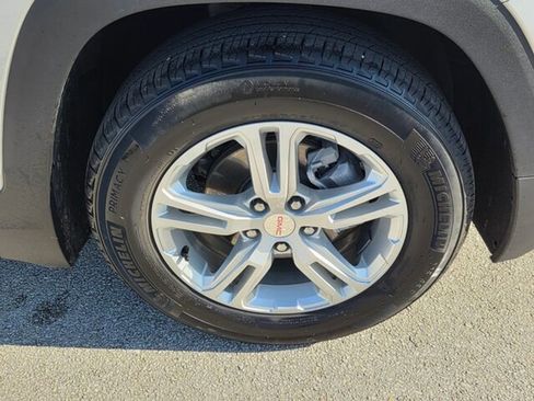 Used 2022 GMC Terrain SLE w/ Driver Convenience Package image 15