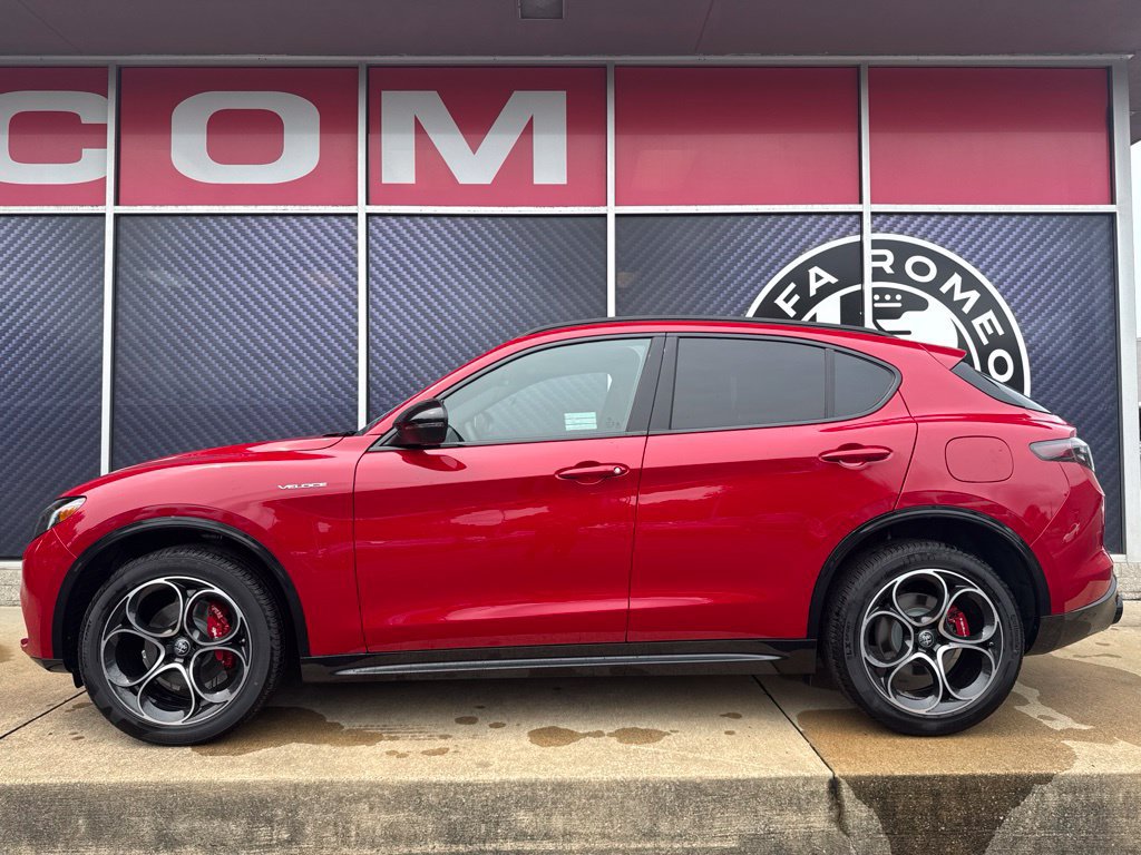 New 2026 Alfa Romeo Stelvio Sprint AWD/4WD image 15