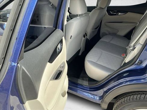 Used 2022 Nissan Rogue Sport SV FWD image 16