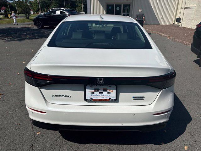 Used 2025 Honda Accord Touring image 5