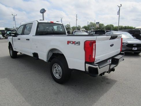 New 2025 Ford F250 XL w/ FX4 Off-Road Package image 4