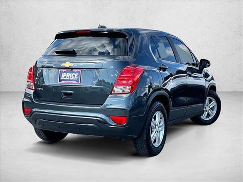 Used 2020 Chevrolet Trax LS FWD image 2