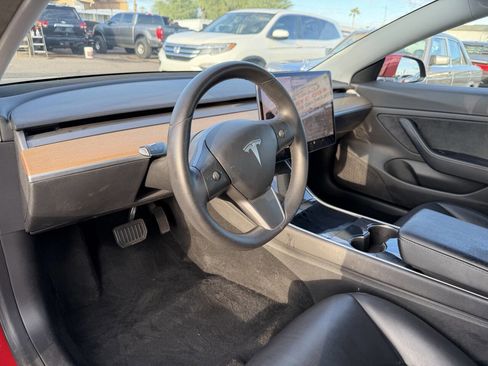 Used 2020 Tesla Model 3 Standard Range Plus image 13