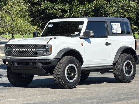 Used 2023 Ford Bronco Badlands AWD/4WD image 9