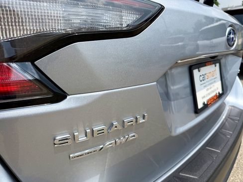 Used 2025 Subaru Outback Premium AWD/4WD image 11