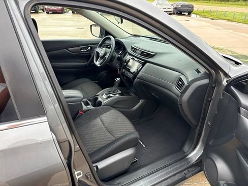 Used 2019 Nissan Rogue S w/ Special Edition Package FWD image 16