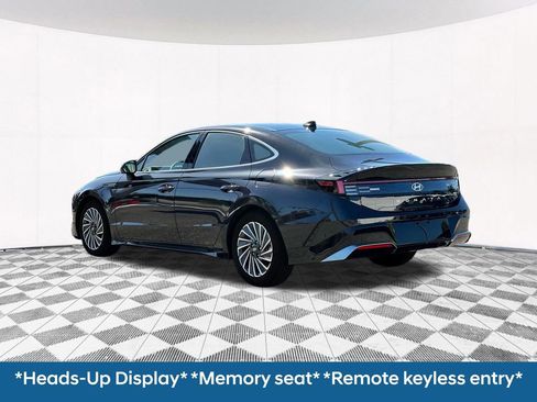 New 2025 Hyundai Sonata Limited image 9