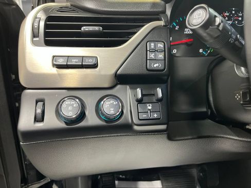 Used 2017 GMC Yukon Denali w/ Open Road Package AWD/4WD image 17