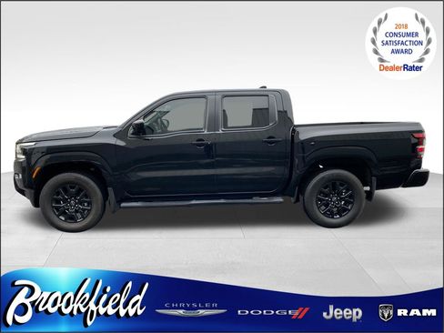 Used 2023 Nissan Frontier SV w/ Midnight Edition Package image 5