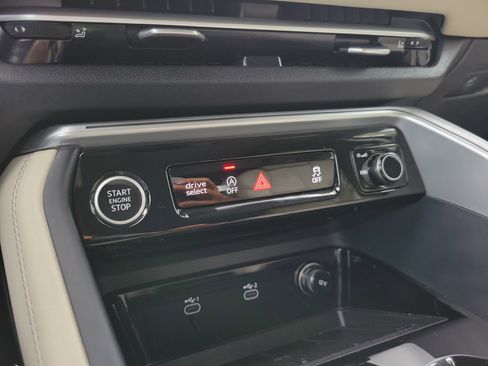 Used 2025 Audi Q5 Premium Plus w/ Premium Plus image 26