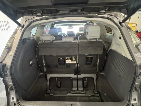 Used 2021 Toyota Sienna XLE FWD image 19
