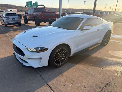 Used 2023 Ford Mustang Premium image 3