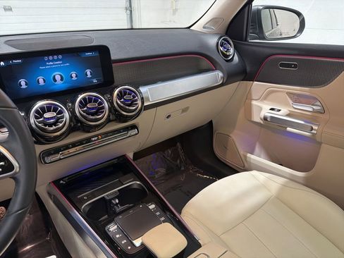 Used 2022 Mercedes-Benz EQB 300 300 image 19