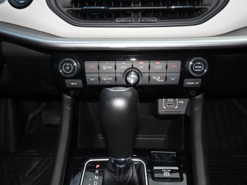 Used 2025 Jeep Compass Limited AWD/4WD image 11