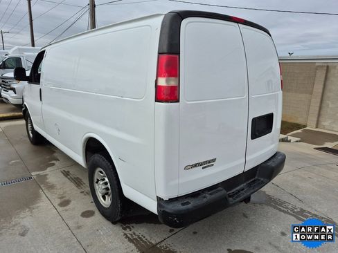 Used 2015 Chevrolet Express 2500 image 4