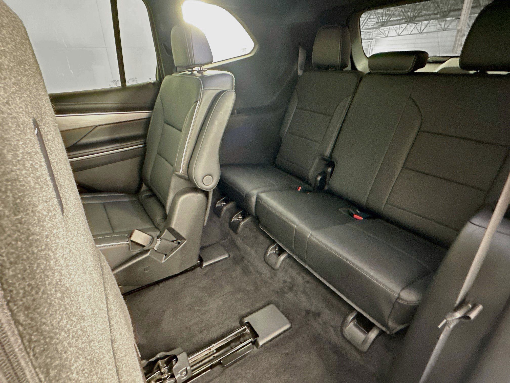 Used 2025 Buick Enclave Preferred FWD image 28