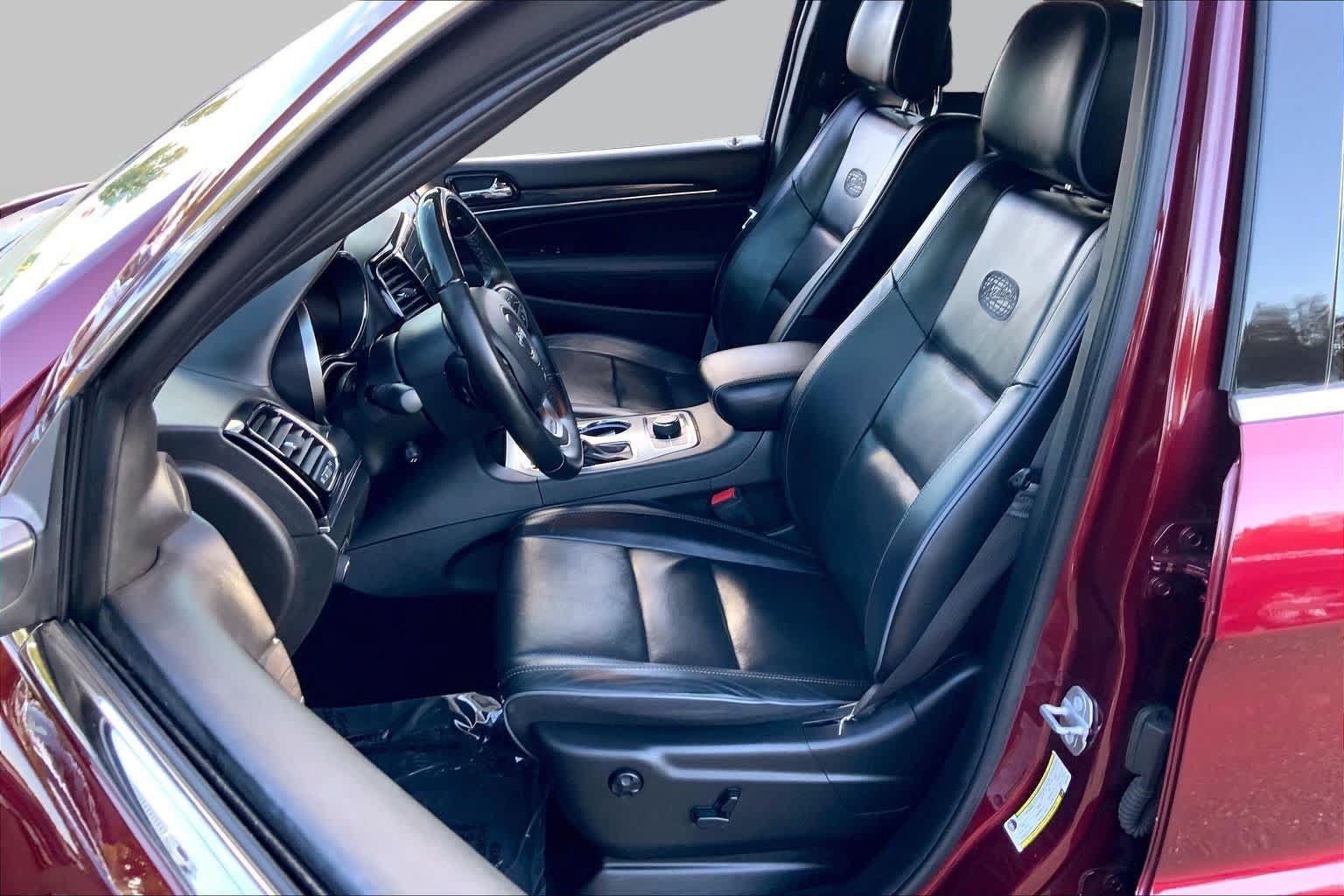 Used 2020 Jeep Grand Cherokee Overland AWD/4WD image 8