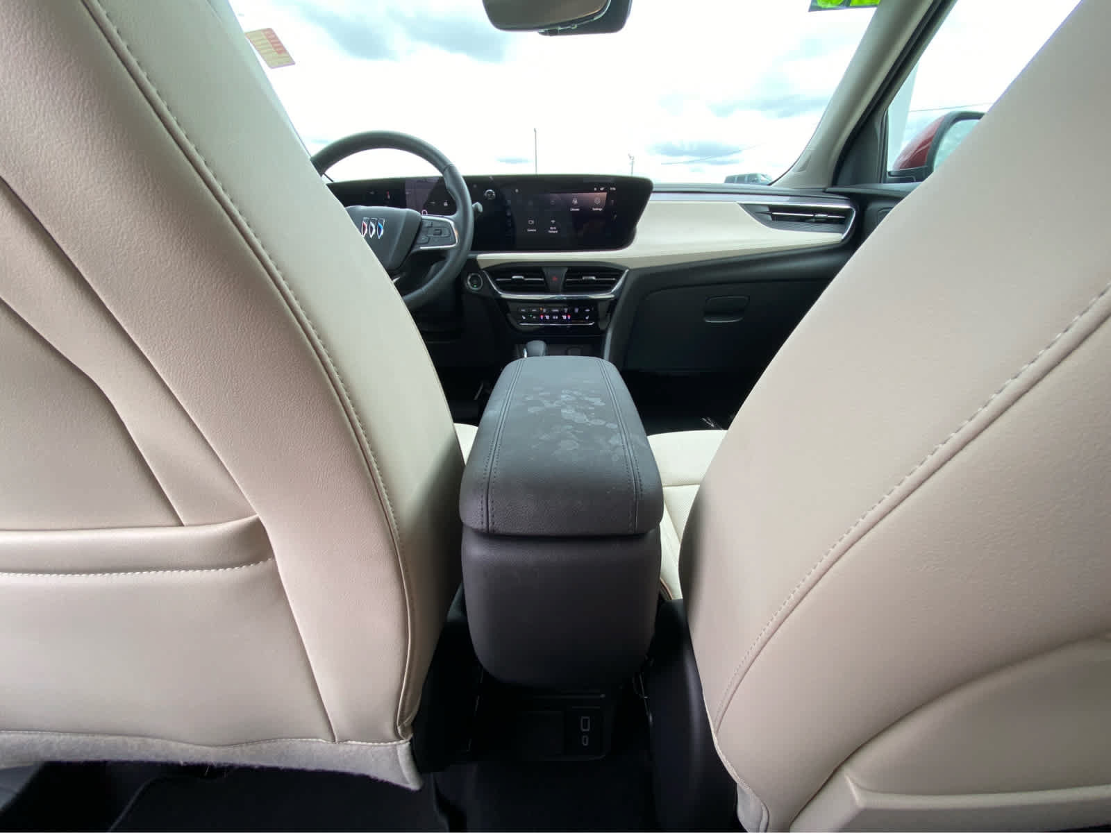 Used 2025 Buick Encore GX Avenir w/ Avenir Technology Package AWD/4WD image 17