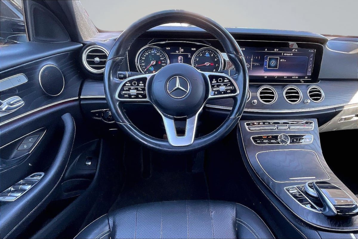 Used 2020 Mercedes-Benz E 350 Sedan image 5