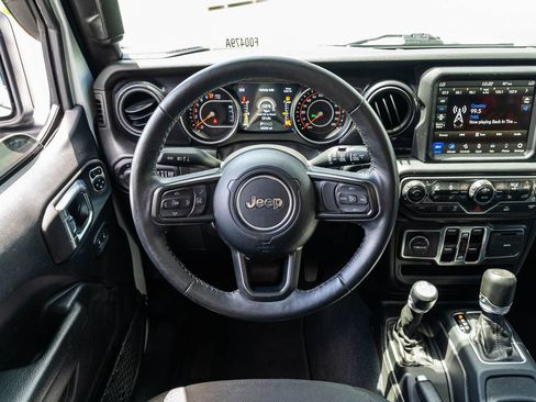 Used 2022 Jeep Wrangler Unlimited Sport AWD/4WD image 34