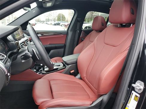 Used 2024 BMW X4 xDrive30i w/ Premium Package image 21