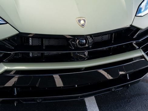 Used 2025 Lamborghini Urus SE AWD/4WD image 6