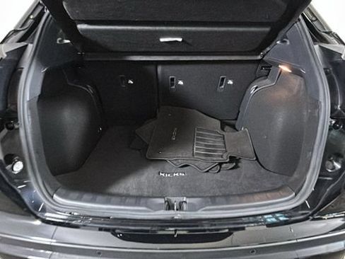 Used 2024 Nissan Kicks SR w/ SR Premium Package FWD image 28
