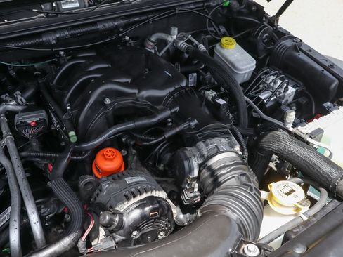 Used 2018 Jeep Wrangler Sport AWD/4WD image 15