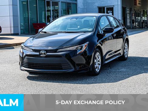 Used 2023 Toyota Corolla LE image 4