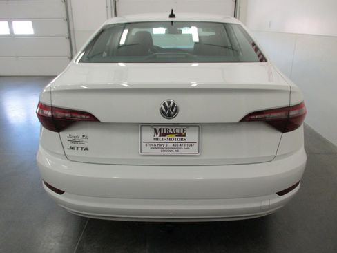 Used 2021 Volkswagen Jetta SE image 5
