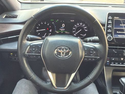 Used 2022 Toyota Avalon XLE image 10