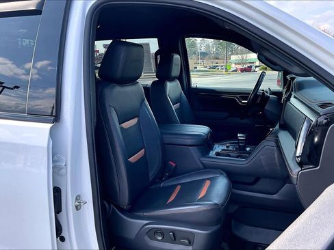 Used 2023 GMC Sierra 1500 AT4 image 9